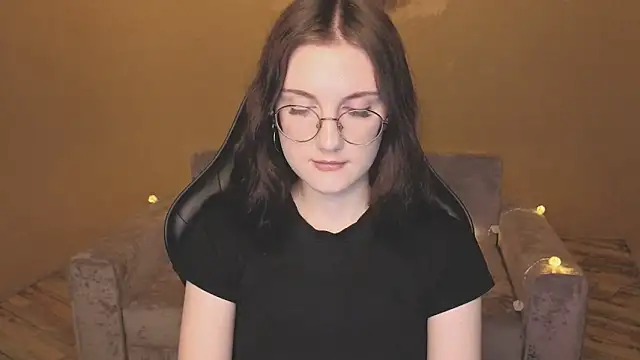 VixenLight online show from February 2, 2026, 1:48 am