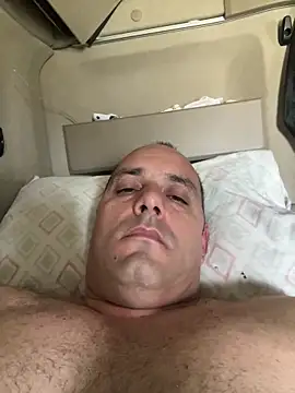 kipsy0 online show from April 15, 2026, 12:34 pm