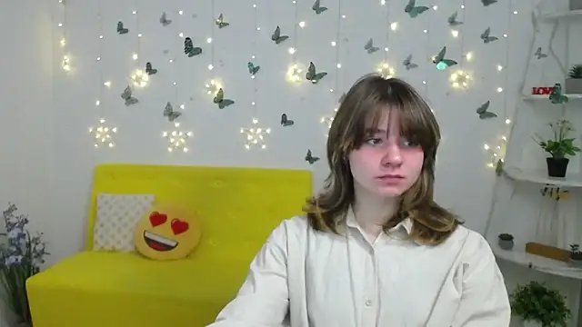 Snapshot of AnnaWest_ chatting on March 4, 2026, 6:30 am AnnaWest online show from March 4, 2026, 6:30 am