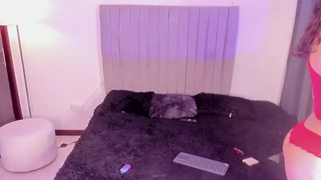 im tiffany  online show from March 2, 2026, 5:08 am