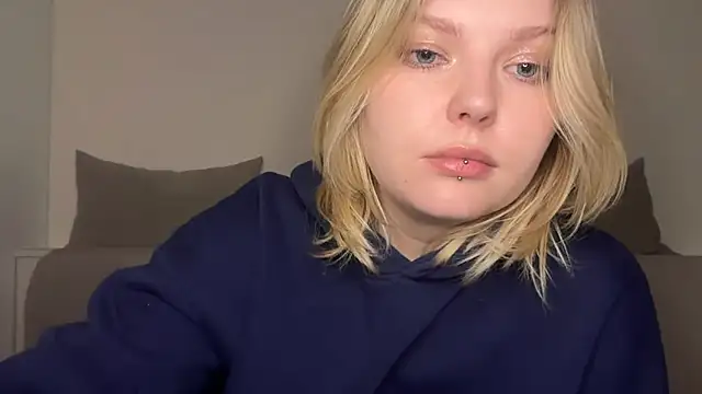 Snapshot of Ophelia_Ritz chatting on March 21, 2026, 11:30 pm Ophelia Ritz online show from March 21, 2026, 11:30 pm