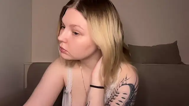 Snapshot of Ophelia_Ritz chatting on March 28, 2026, 9:14 pm Ophelia Ritz online show from March 28, 2026, 9:14 pm