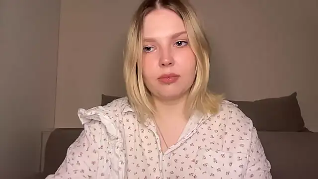 Snapshot of Ophelia_Ritz chatting on March 31, 2026, 9:59 pm Ophelia Ritz online show from March 31, 2026, 9:59 pm