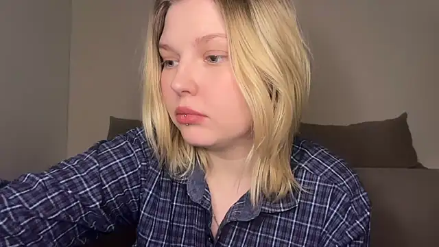 Snapshot of Ophelia_Ritz chatting on April 9, 2026, 10:59 pm Ophelia Ritz online show from April 9, 2026, 10:59 pm