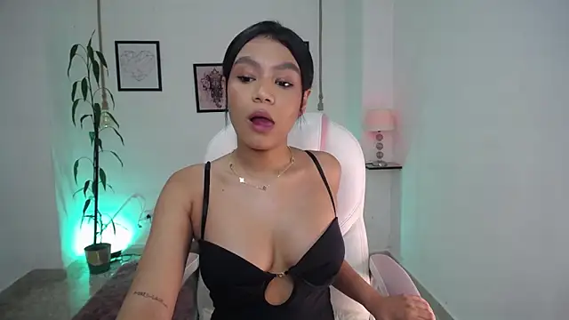 Snapshot of adhara_11 chatting on May 2, 2026, 12:04 am adhara 11 online show from May 2, 2026, 12:04 am