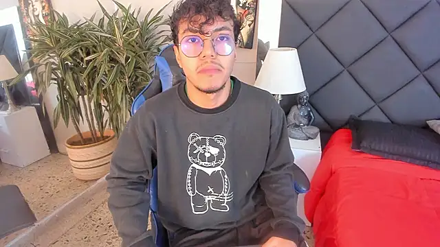 Snapshot of kai_storn chatting on March 26, 2026, 11:27 am kai storn online show from March 26, 2026, 11:27 am