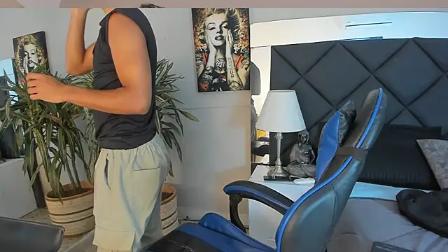 Snapshot of kai_storn chatting on April 3, 2026, 11:19 am kai storn online show from April 3, 2026, 11:19 am