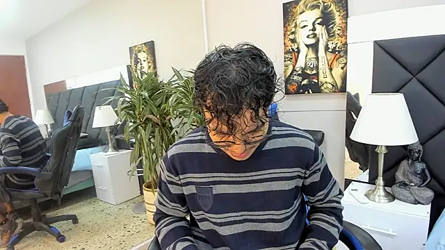 Snapshot of kai_storn chatting on April 7, 2026, 11:21 am kai storn online show from April 7, 2026, 11:21 am