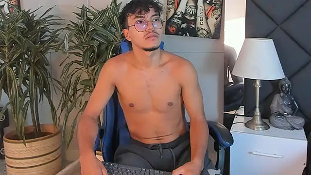 Snapshot of kai_storn chatting on April 14, 2026, 11:16 am kai storn online show from April 14, 2026, 11:16 am