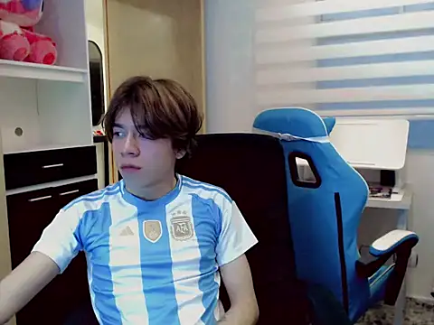 Snapshot of duvisex19 chatting on February 18, 2026, 10:50 pm duvisex19 online show from February 18, 2026, 10:50 pm