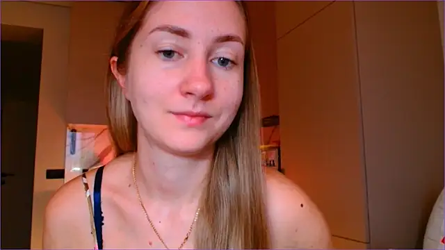 BluueSilk online show from December 4, 2025, 6:55 am