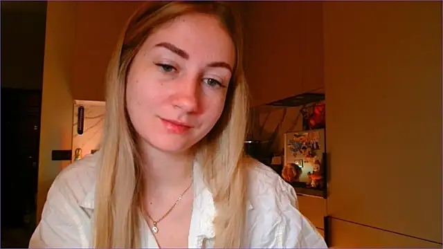 Snapshot of BluueSilk chatting on February 3, 2026, 6:51 am BluueSilk online show from February 3, 2026, 6:51 am