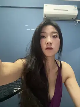 XiaoGui10 online show from May 28, 2026, 3:31 pm