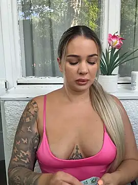 sexybatwomen33 online show from July 13, 2026, 7:00 am