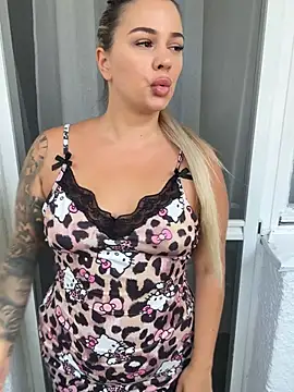 sexybatwomen33 online show from July 14, 2026, 5:34 am