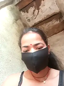 Snapshot of Sunali_Bendre chatting on February 21, 2026, 2:12 am Sunali Bendre online show from February 21, 2026, 2:12 am