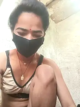 Sunali Bendre online show from March 8, 2026, 2:04 am