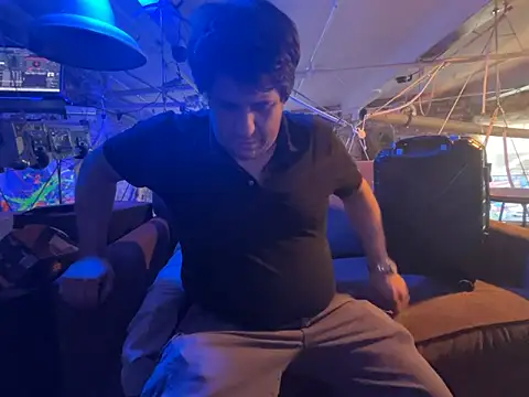 ctguybj online show from May 30, 2026, 7:33 pm
