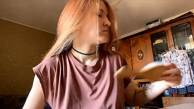 LaureenVielma online show from April 1, 2026, 8:26 am