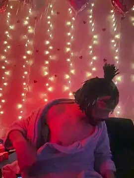 Snapshot of magic_man1085 chatting on February 12, 2026, 3:18 pm magic man1085 online show from February 12, 2026, 3:18 pm