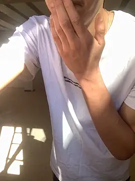 Snapshot of Spoo69 chatting on April 5, 2026, 3:42 pm Spoo69 online show from April 5, 2026, 3:42 pm