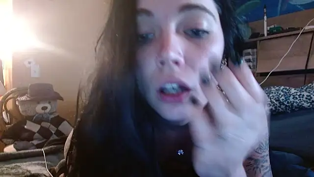 Snapshot of ahungkittykat chatting on March 9, 2026, 2:43 pm ahungkittykat online show from March 9, 2026, 2:43 pm