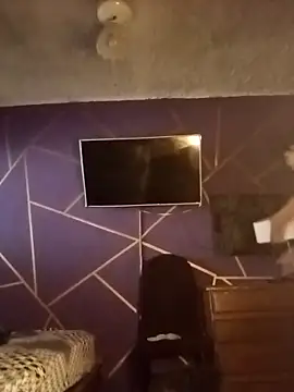 Snapshot of honeymannn chatting on February 4, 2026, 8:14 pm honeymannn online show from February 4, 2026, 8:14 pm