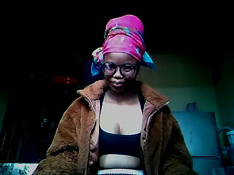 Snapshot of Sexylionessxx27 chatting on March 5, 2026, 6:42 am Sexylionessxx27 online show from March 5, 2026, 6:42 am