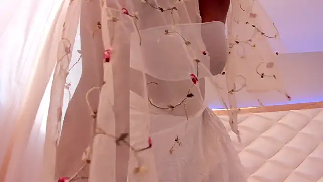 Snapshot of EvelynDivine chatting on February 12, 2026, 1:28 pm EvelynDivine online show from February 12, 2026, 1:28 pm