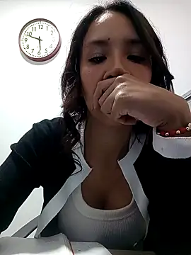 MiaSantana  online show from April 13, 2026, 10:48 pm