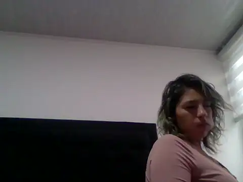 Snapshot of Ambar_Cortes chatting on March 4, 2026, 6:14 pm Ambar Cortes online show from March 4, 2026, 6:14 pm