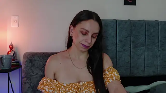 NatalyGuzman26 online show from March 25, 2026, 12:27 am