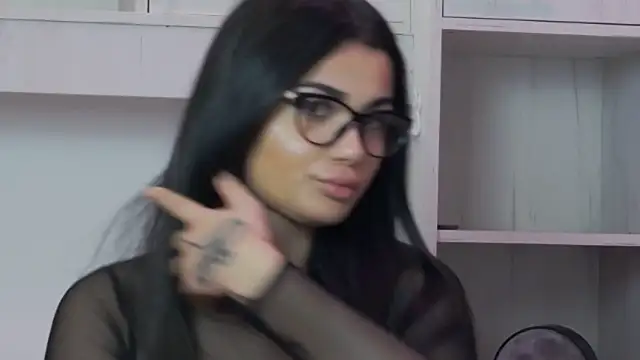 Snapshot of MayaMadison chatting on February 8, 2026, 9:29 pm MayaMadison online show from February 8, 2026, 9:29 pm