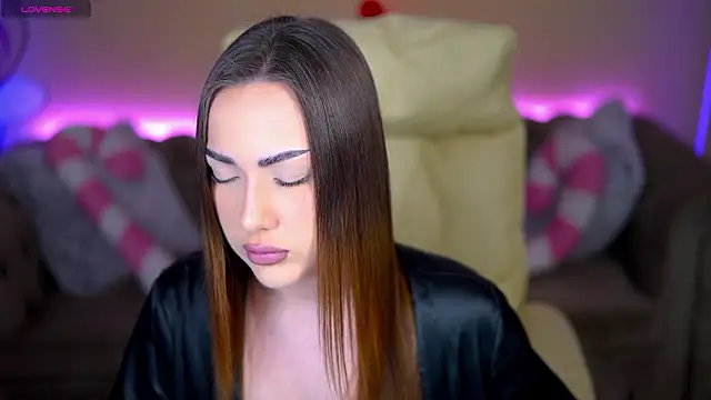 Snapshot of OliviaMoore_ chatting on February 3, 2026, 1:38 pm OliviaMoore online show from February 3, 2026, 1:38 pm