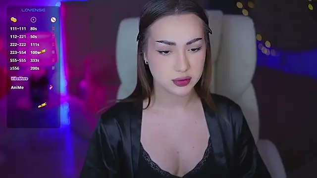 Snapshot of OliviaMoore_ chatting on February 5, 2026, 7:02 am OliviaMoore online show from February 5, 2026, 7:02 am