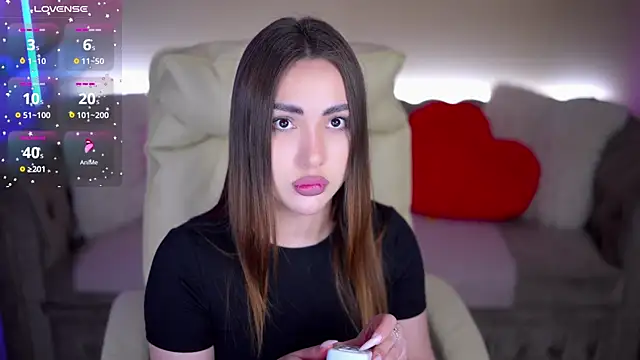 Snapshot of OliviaMoore_ chatting on February 25, 2026, 1:54 pm OliviaMoore online show from February 25, 2026, 1:54 pm