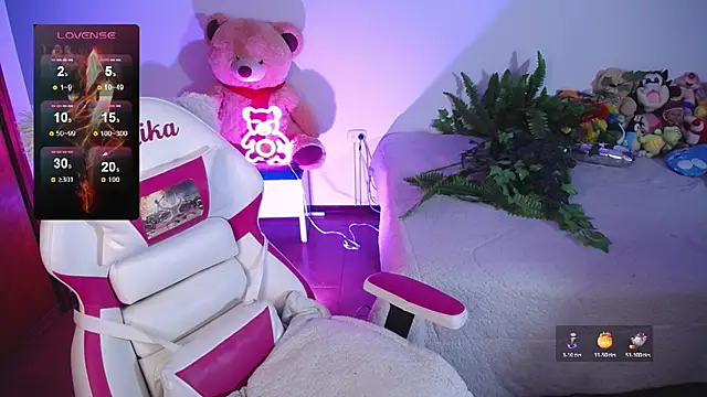 lika little0 online show from February 7, 2026, 1:09 am