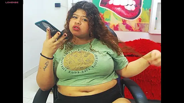 Snapshot of Cloe_r chatting on February 13, 2026, 4:25 pm Cloe r online show from February 13, 2026, 4:25 pm