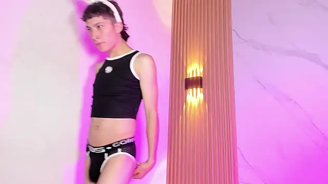 Snapshot of Noah_Kirk_ chatting on February 5, 2026, 4:06 am Noah Kirk online show from February 5, 2026, 4:06 am