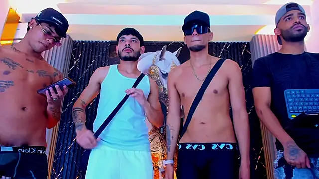 Snapshot of the_knights_of_the_night chatting on February 5, 2026, 6:40 am the knights of the night online show from February 5, 2026, 6:40 am