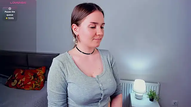 CrissyKales online show from April 7, 2026, 6:08 pm