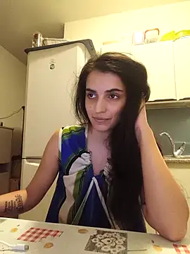 Snapshot of SoniaMoonnnnn chatting on April 21, 2026, 7:17 pm SoniaMoonnnnn online show from April 21, 2026, 7:17 pm