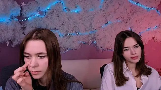 laurenmurrr online show from March 28, 2026, 10:37 am