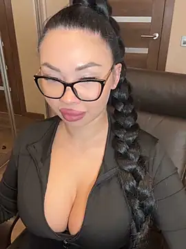 Snapshot of LadyDaaamn chatting on February 11, 2026, 11:15 am LadyDaaamn online show from February 11, 2026, 11:15 am