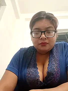 Snapshot of Elie_Hallway chatting on April 30, 2026, 6:47 pm Elie Hallway online show from April 30, 2026, 6:47 pm