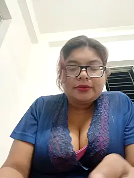 Snapshot of Elie_Hallway chatting on April 30, 2026, 9:19 pm Elie Hallway online show from April 30, 2026, 9:19 pm