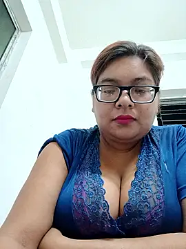 Snapshot of Elie_Hallway chatting on May 25, 2026, 6:47 pm Elie Hallway online show from May 25, 2026, 6:47 pm