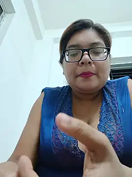 Snapshot of Elie_Hallway chatting on May 29, 2026, 6:39 pm Elie Hallway online show from May 29, 2026, 6:39 pm