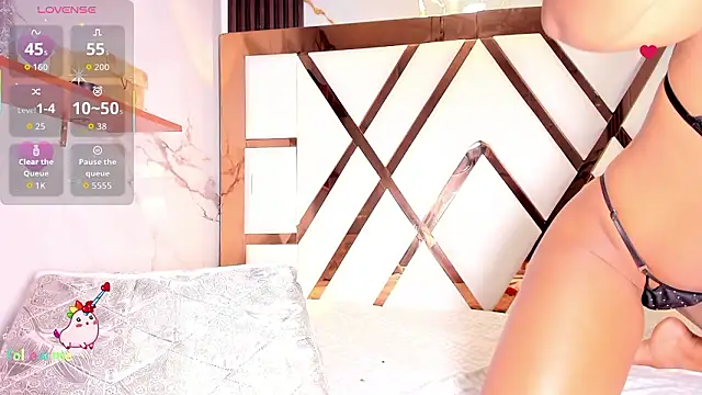 Snapshot of emii_brown chatting on March 6, 2026, 2:41 am emii brown online show from March 6, 2026, 2:41 am