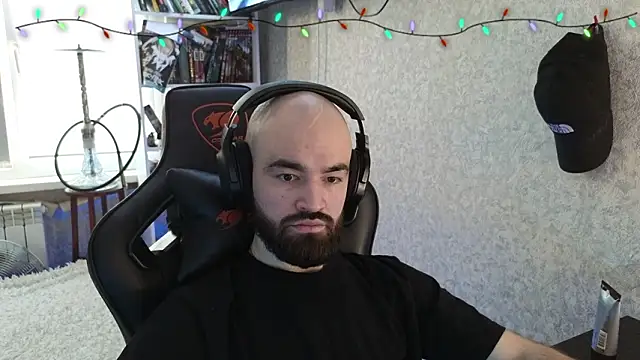 Snapshot of _Mostly_ chatting on February 1, 2026, 11:53 am Mostly online show from February 1, 2026, 11:53 am